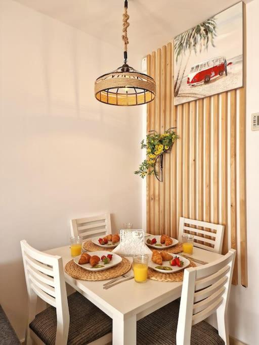 דירות בנאלמדנה Acogedor Piso Con Terraza Y Parking! מראה חיצוני תמונה