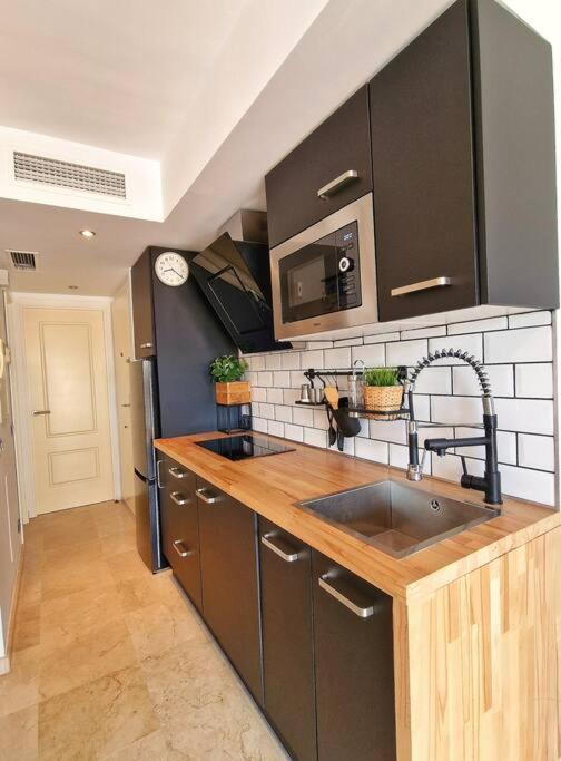 דירות בנאלמדנה Acogedor Piso Con Terraza Y Parking! מראה חיצוני תמונה